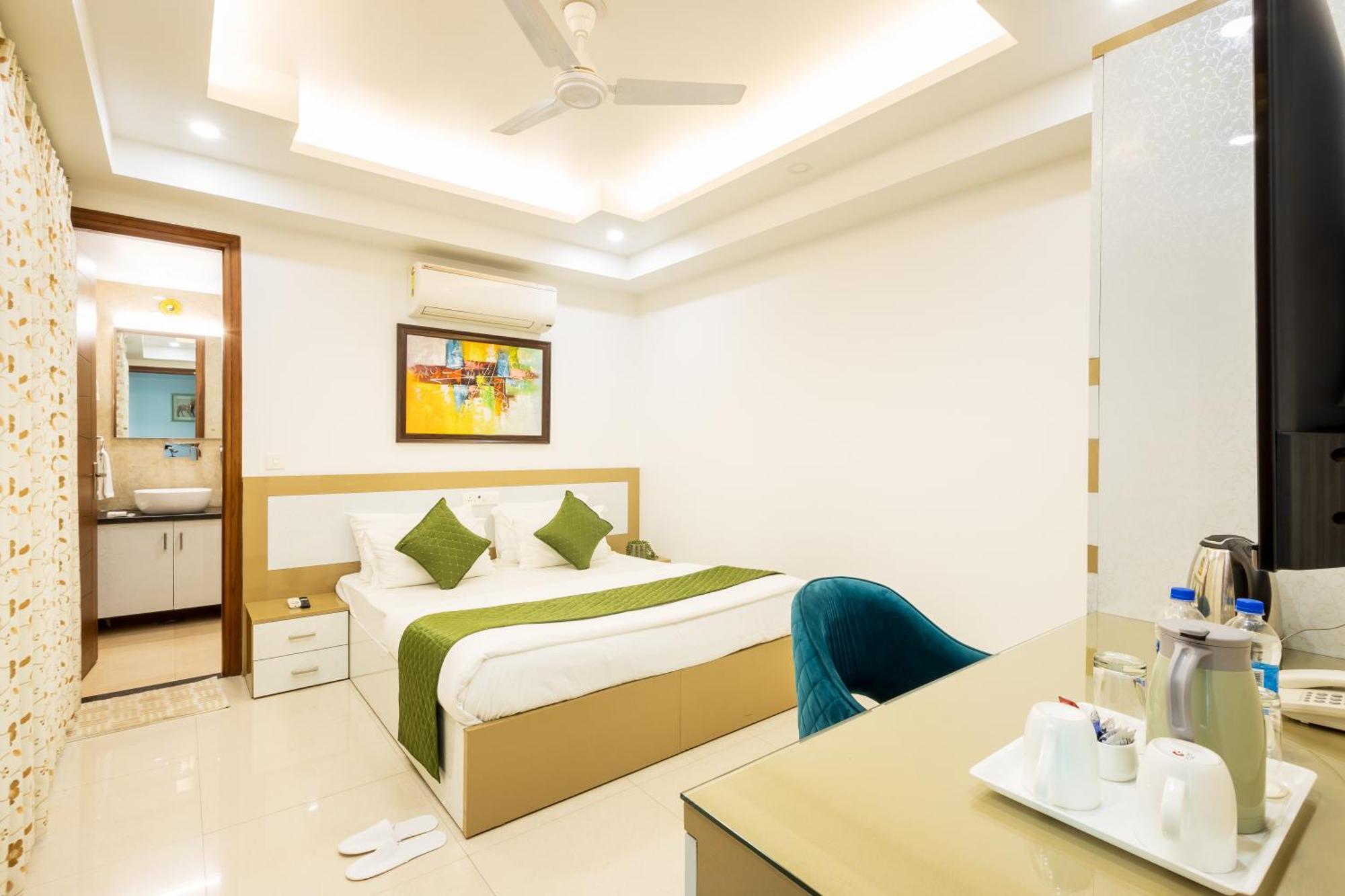 Hotel Krish - Near Medanta And Fortis Hospital Gurugram Gurgaon Eksteriør bilde