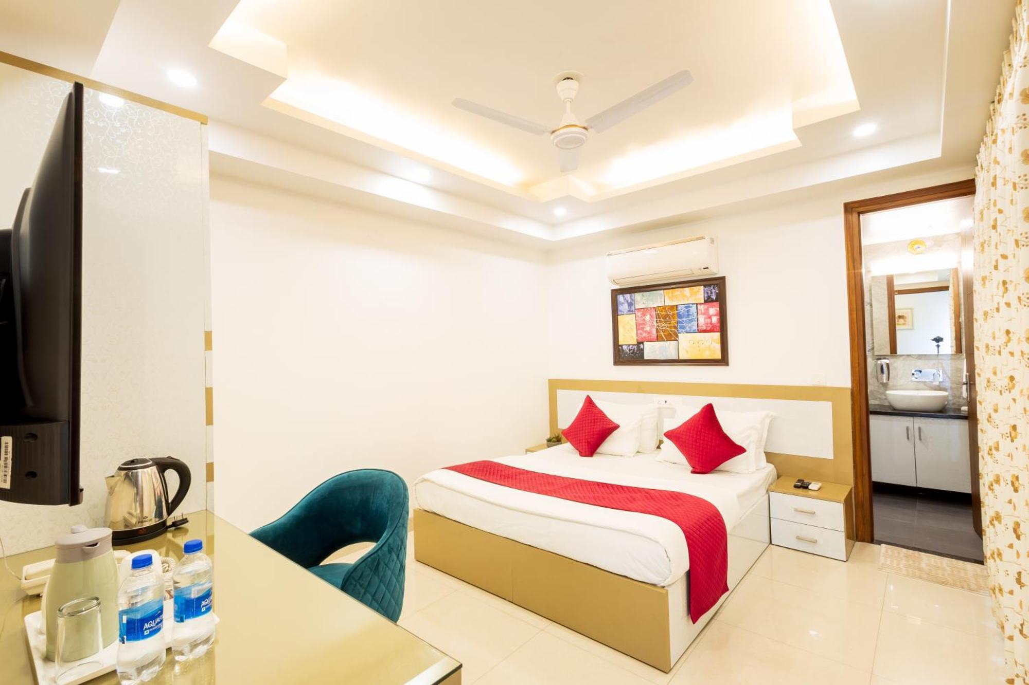 Hotel Krish - Near Medanta And Fortis Hospital Gurugram Gurgaon Eksteriør bilde